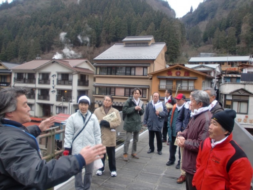 背戸屋めぐりの様子の写真です
